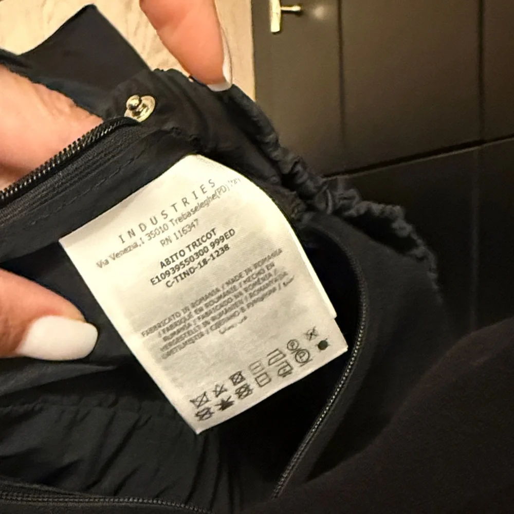 Moncler Black Midi Dress - Picture 6 of 7